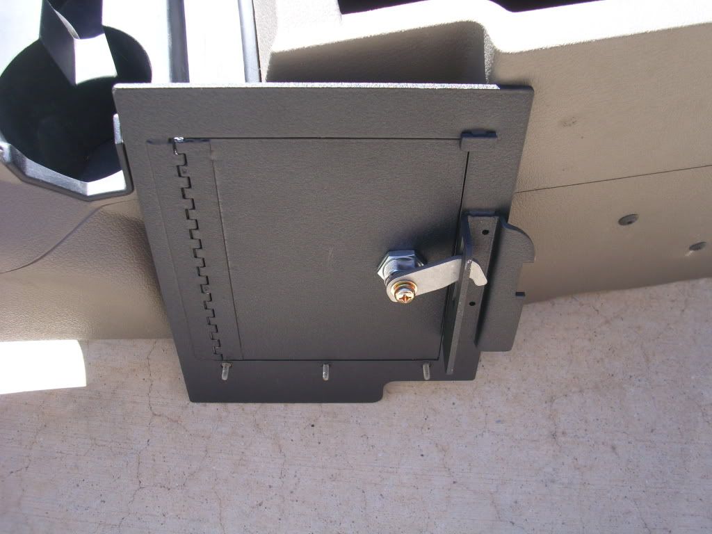 Secure Console / Lockable Center Console Jeep Commander Forum
